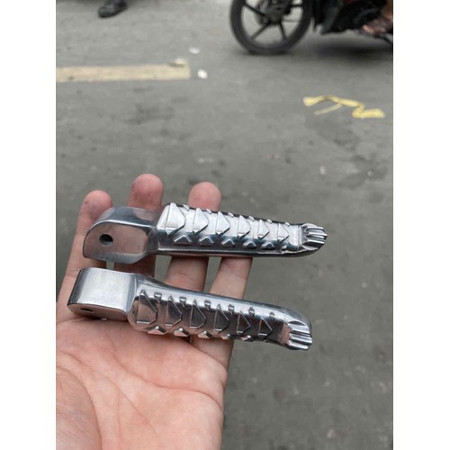 Gác chân sau Nhôm Đặc gắn được nhiều dòng xe máy Wave Dream Winner Sirius Ex - gccnc