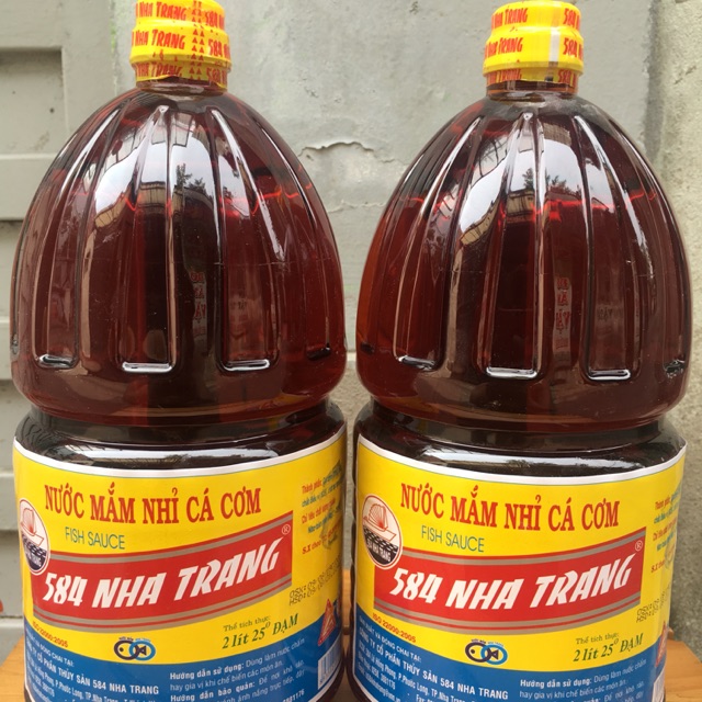 Nước mắm 584 Nha Trang 25 độ đạm can 2l (mã sản phẩm P225) - nước mắm ngon chuyên sử dụng trong các nhà hàng, quán ăn