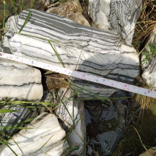 Đá trang trí tiểu cảnh, hồ cá, ghép cây 18k/kg