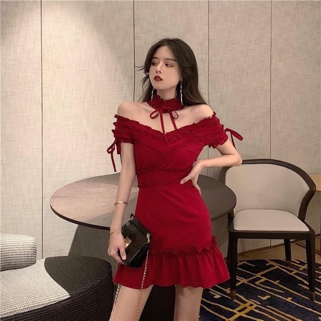 🦩🦩Đầm dáng ôm màu đỏ đô chân váy đuôi cá bẹt vai nơ cổ ngắn tay [SM2901]