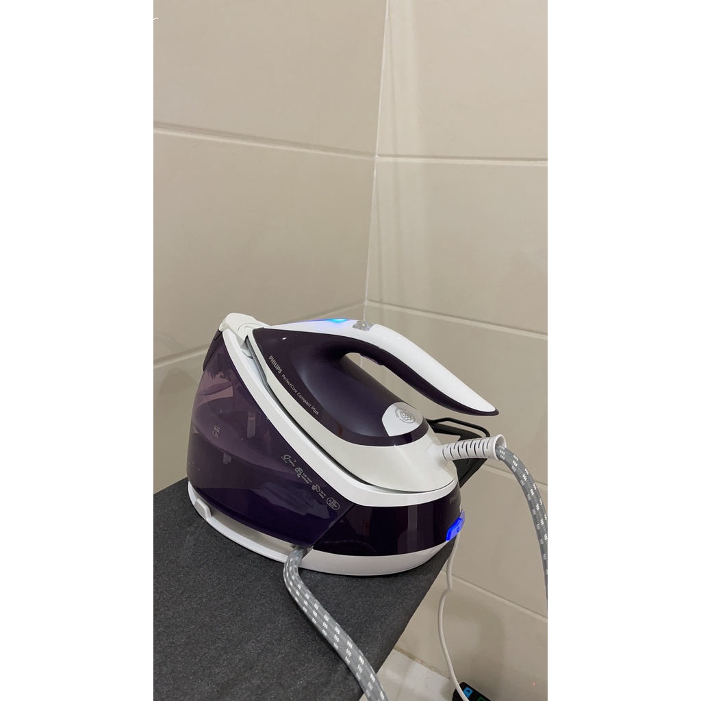 Bàn ủi bộ tạo hơi nước chống cháy vải Philips GC7933/30 và GC5039 ủi phẳng nhanh chóng - Hàng Chính Hãng