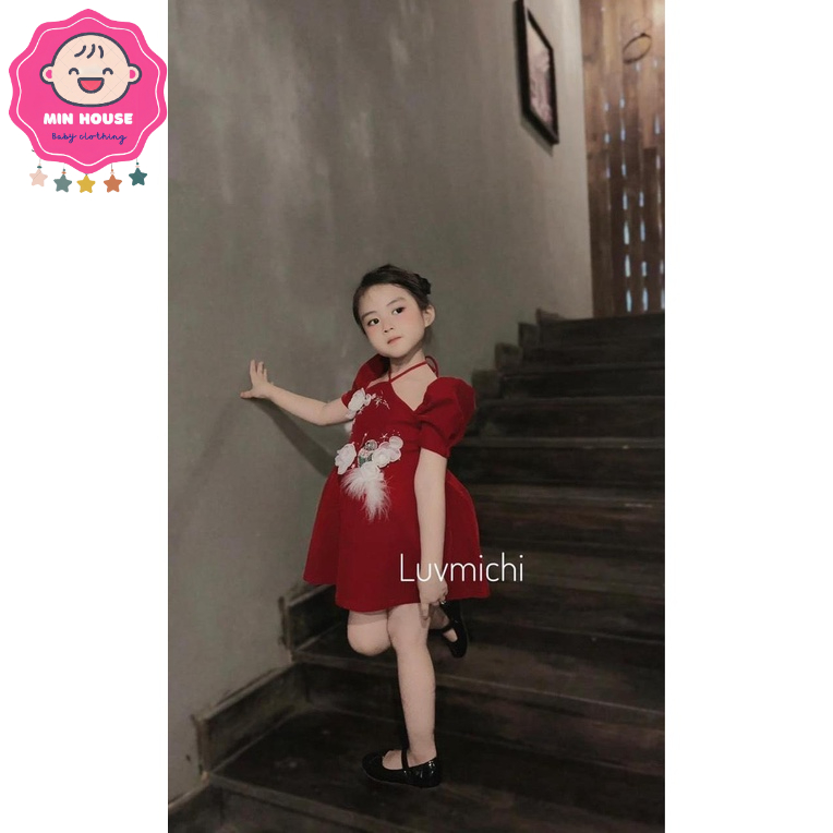 (8-30kg) Váy nhung đỏ cổ yếm buộc phối họa tiết chim khổng tước cho bé gái diện lễ Tết