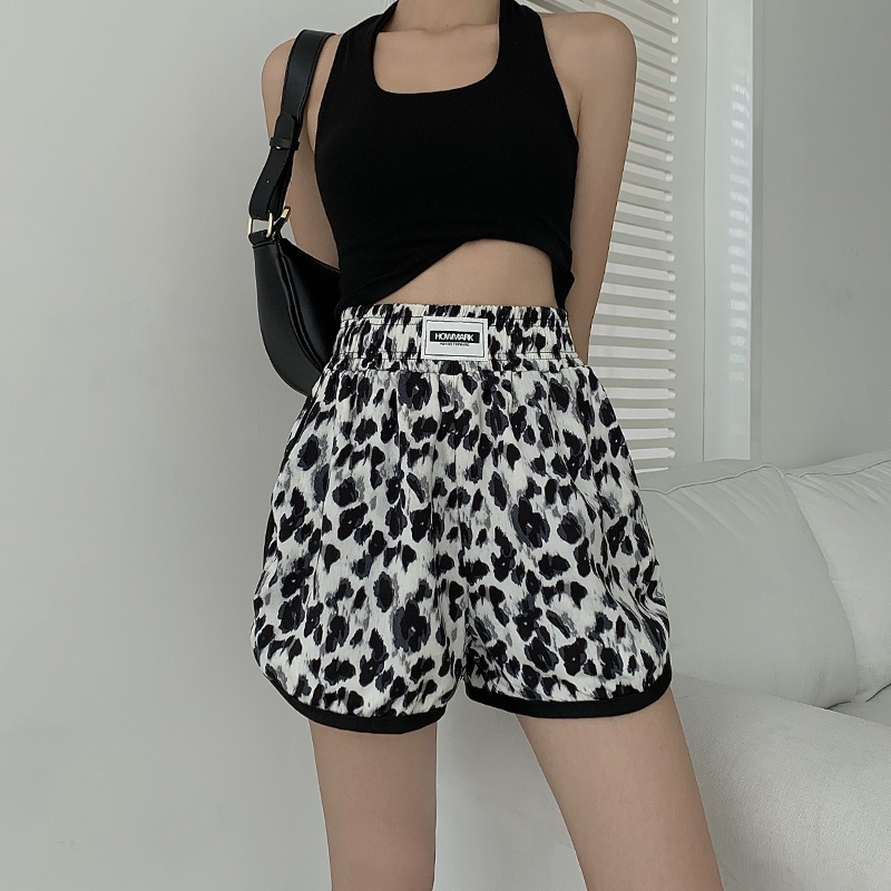 Quần Short Thể Thao Ống Rộng Bằng Lụa Mát In Họa Tiết Da Báo Thời Trang Mùa Hè Dễ Phối Đồ Dành Cho Nữ