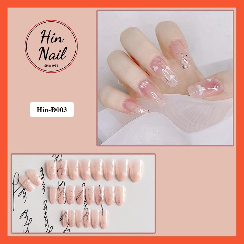 Móng tay giả đính đá form dài màu hồng ánh nhũ
