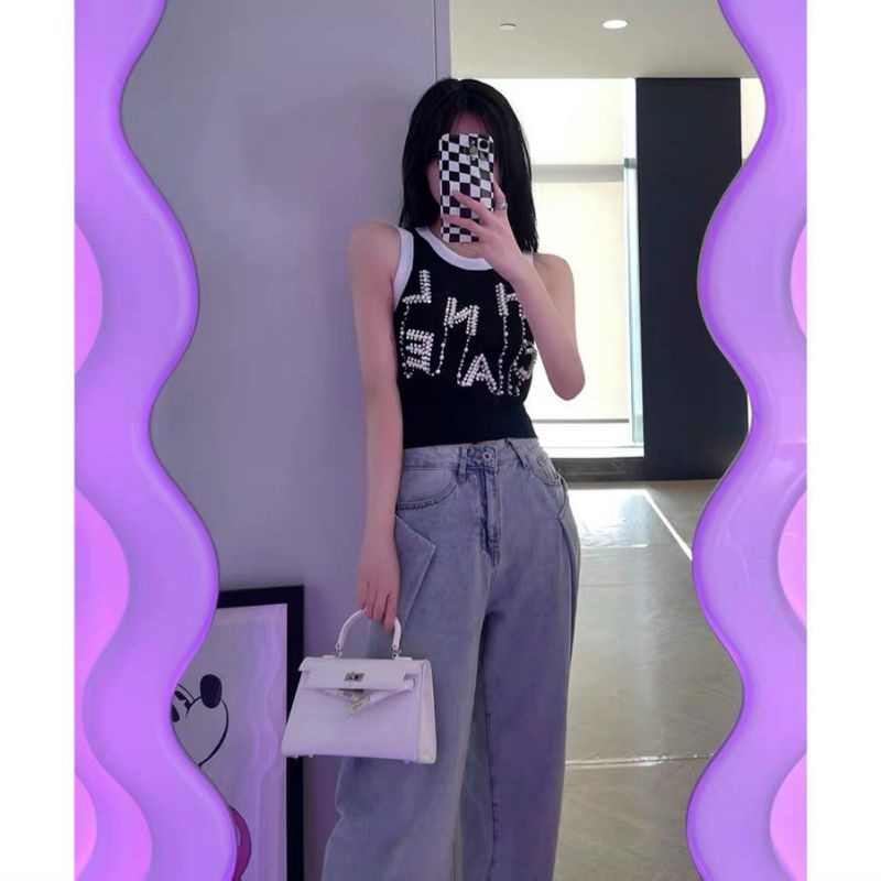 Áo len sát nách đính chữ ngọc hàng QC