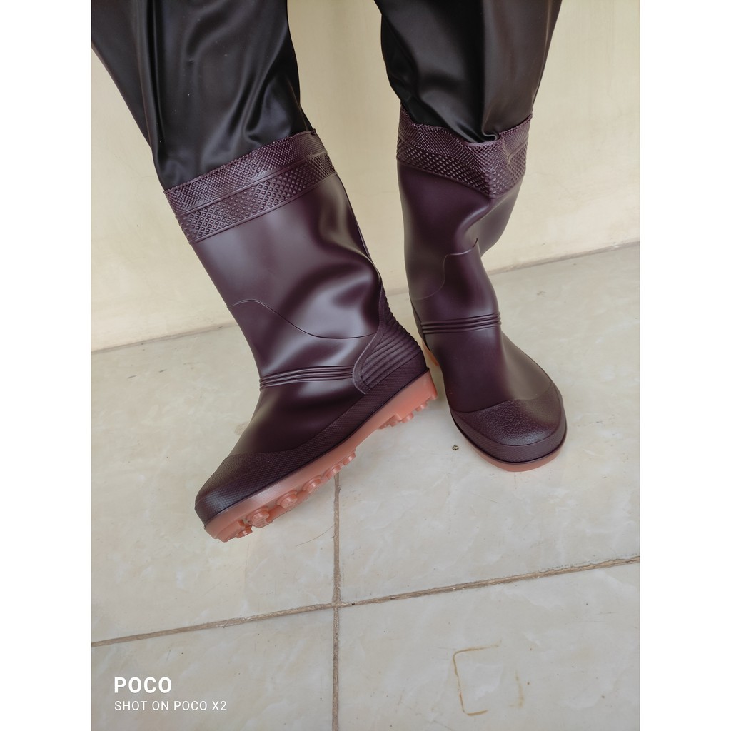 Ủng yếm lội nước màu nâu Hoa San đế cứng size 38 - 43, ủng lội nước liền quần