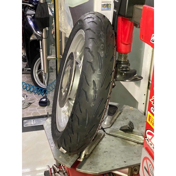 Lốp Bridgestone cho SH 100/80-16 120/80-16