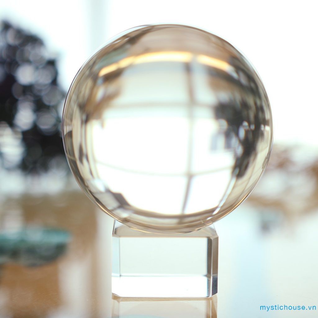 Quả cầu phong thủy pha lê màu trắng 8cm