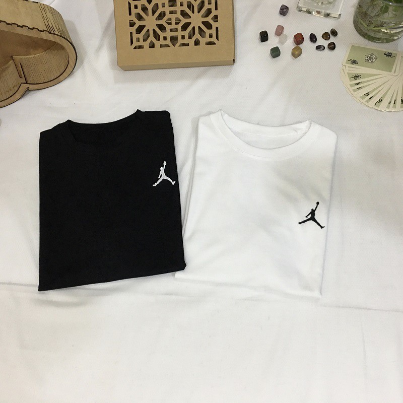 Áo thun nam nữ unisex in logo vận động viên | BigBuy360 - bigbuy360.vn