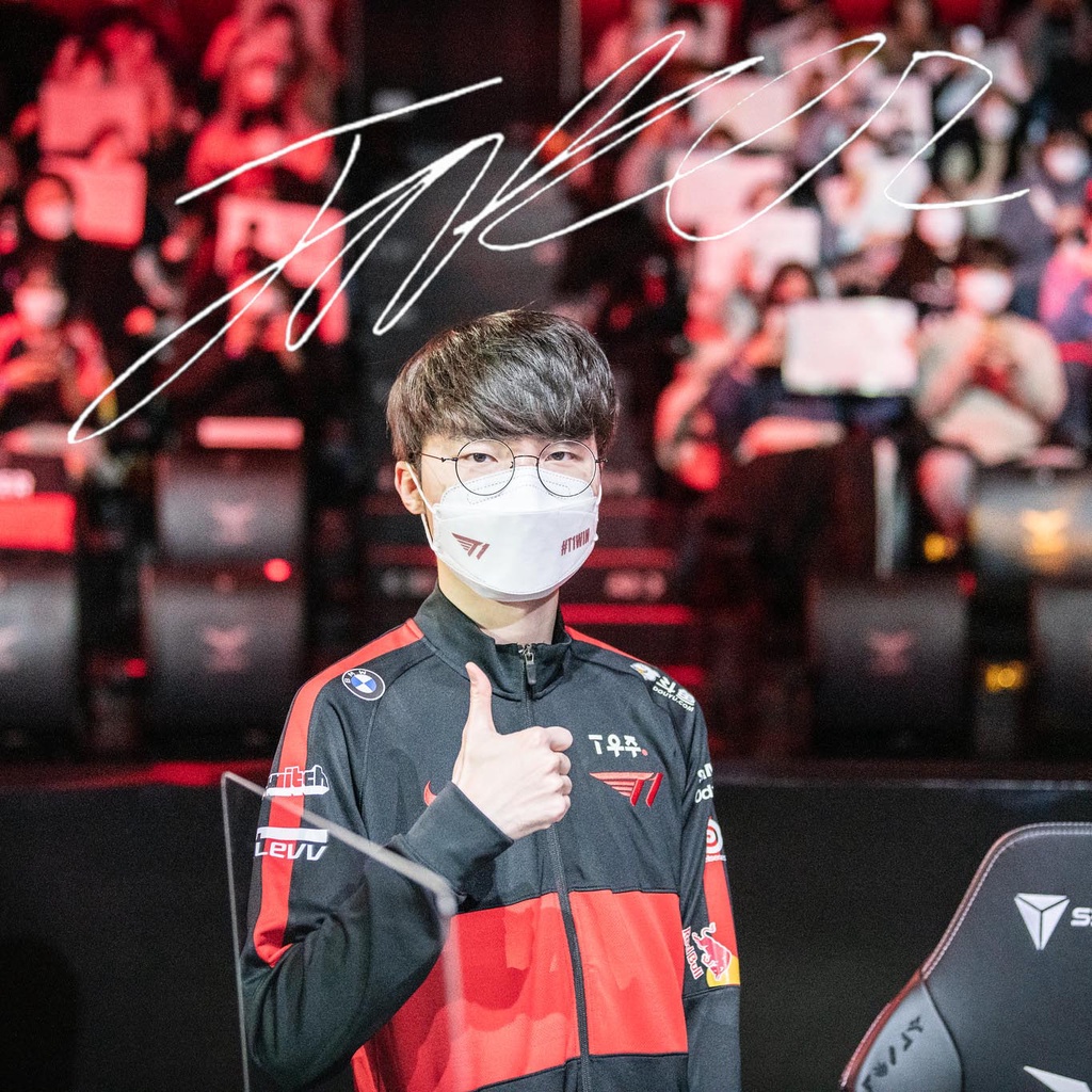 Khẩu trang KF94 5D T1 Faker #T1WIN