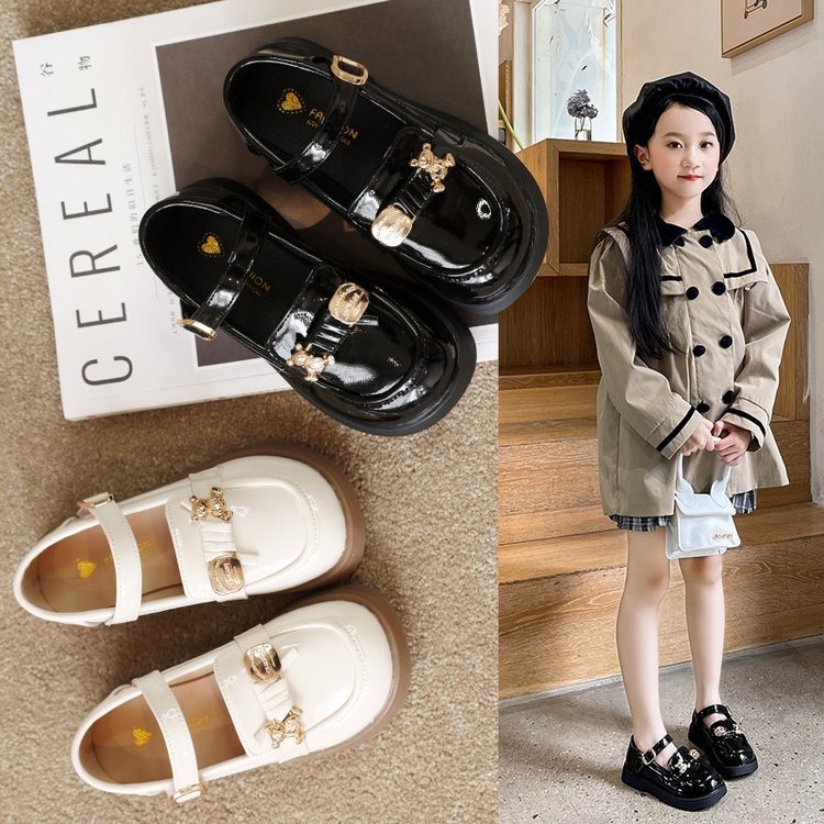 Giày da nhỏ cho bé gái 2023