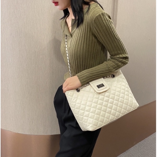 Túi Xách Đeo Vai Nữ Đẹp Cao Cấp Thời Trang Đi Làm Khóa Vặn Dây Xích Đẹp