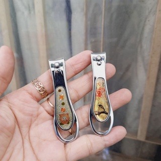 Bấm cắt móng đầu bầu