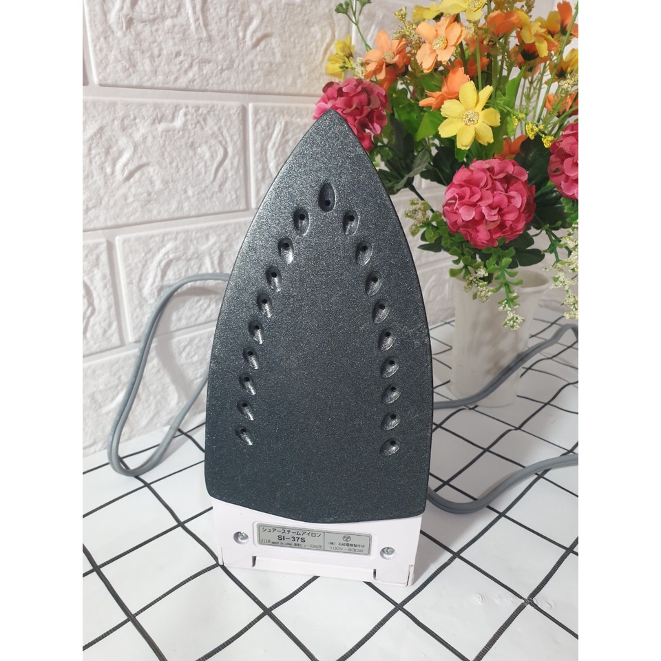 Bàn là nhật bãi có dây, là hơi, là khô tiện lợi