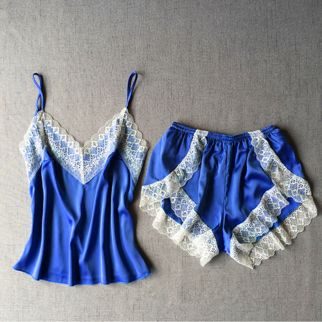 Bộ đồ ngủ phối ren hoa áo 2 dây cổ chữ V + quần ngắn quyến rũ cho nữ | BigBuy360 - bigbuy360.vn