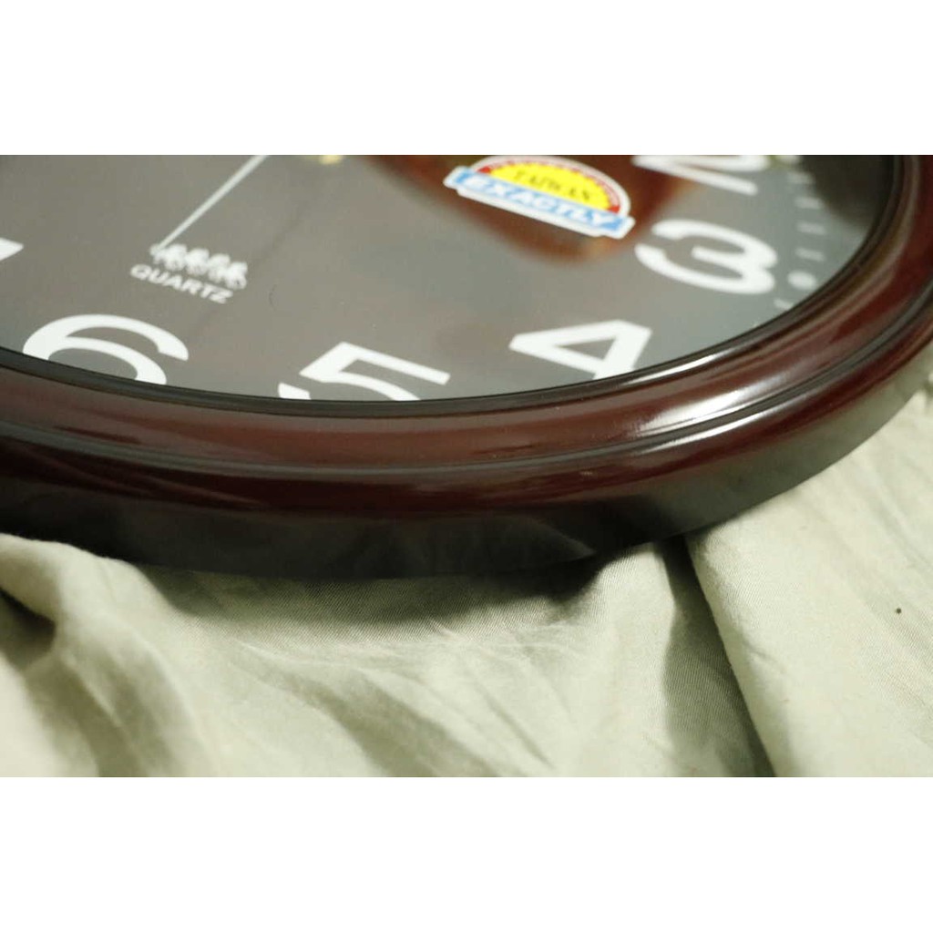 Đồng Hồ Tròn Kim Nhảy Động Cơ Treo Tường Trang Trí Chụp Ảnh 34cm Nâu Gỗ