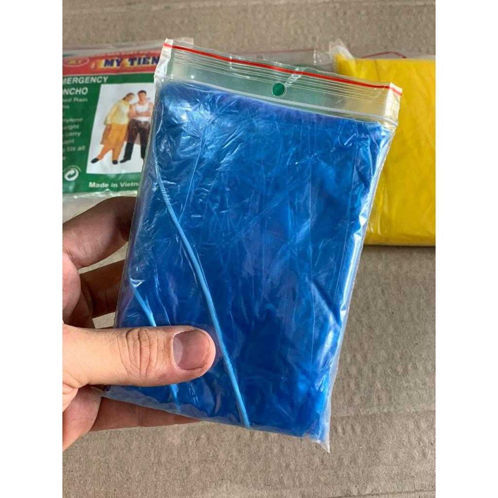 Áo mưa nilong, áo mưa tiện lợi dai dẻo sử dụng 1 lần.