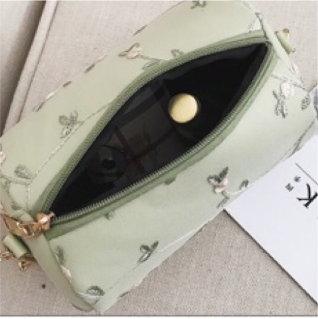 Túi trống thêu hoa lá