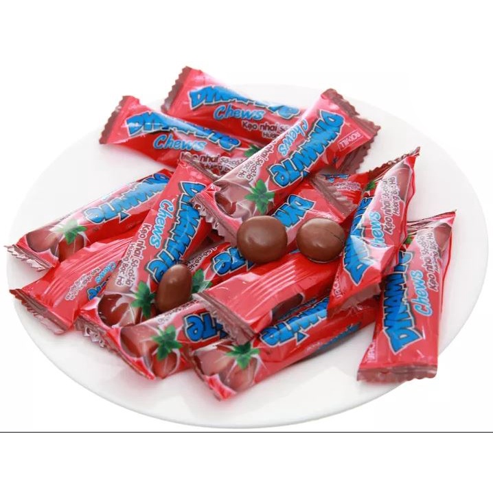 Kẹo Nhai Socola Hương Bạc Hà Dynamite Chews Gói 125G (Túi 25 Viên)
