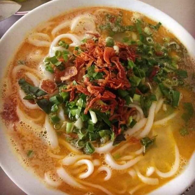 35k/kg - Bánh canh tươi Lào. Siêu ngon, khó cưỡng. Bánh dai, mềm không bở, nát như những loại bánh canh khô khác.