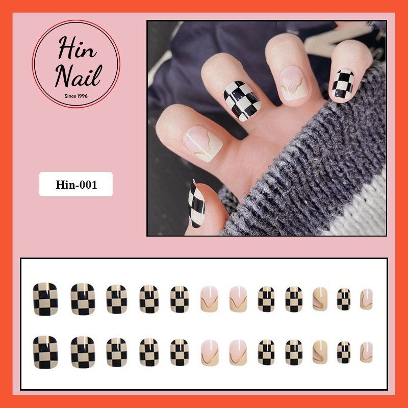 Móng tay giả Hin Nail form ngắn họa tiết caro