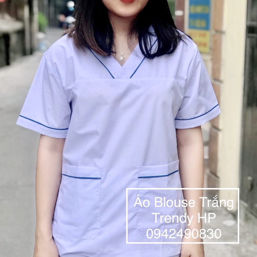 Bộ scrubs blouse trắng cổ tim viền xanh cô ban kết hợp quần xanh cô ban Nam Nữ dược sỹ, hộ lý, điều dưỡng, bác sỹ