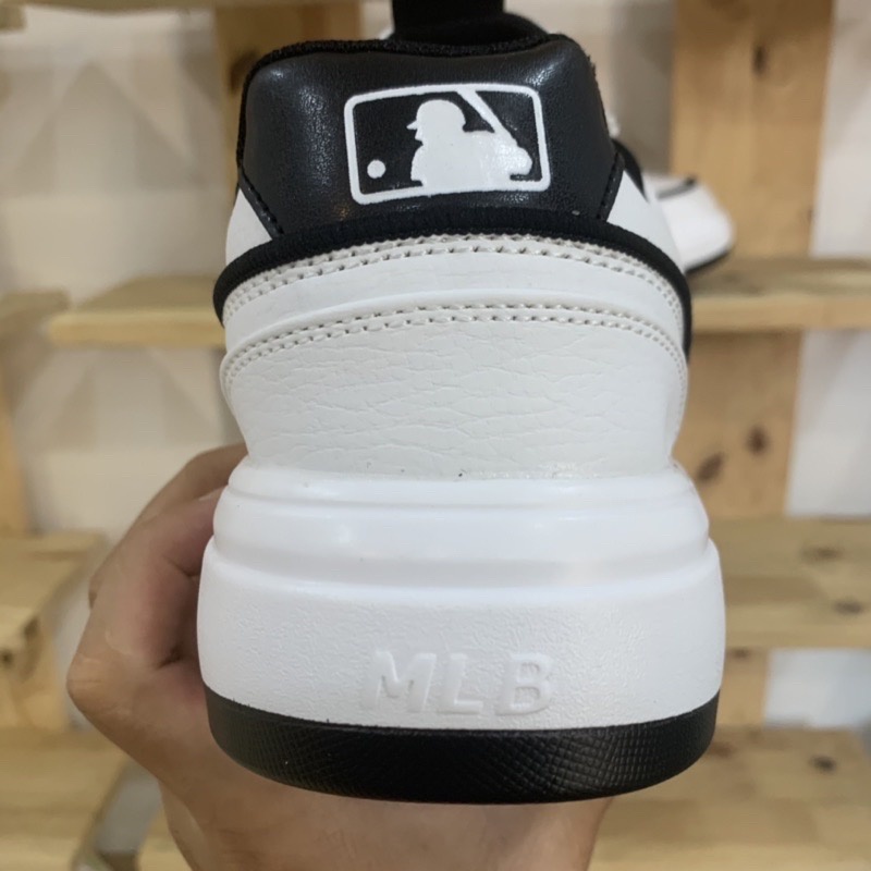 Giày Mlb Chunky Liner NY Đen Trắng Full Box Bill Kèm Tất, Lọ tẩy trắng