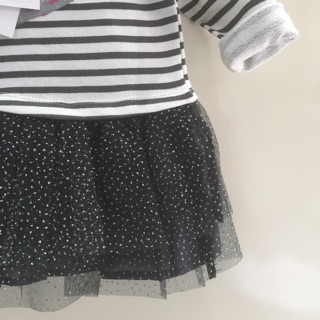 Váy liền chân ren trái tim cho bé gái