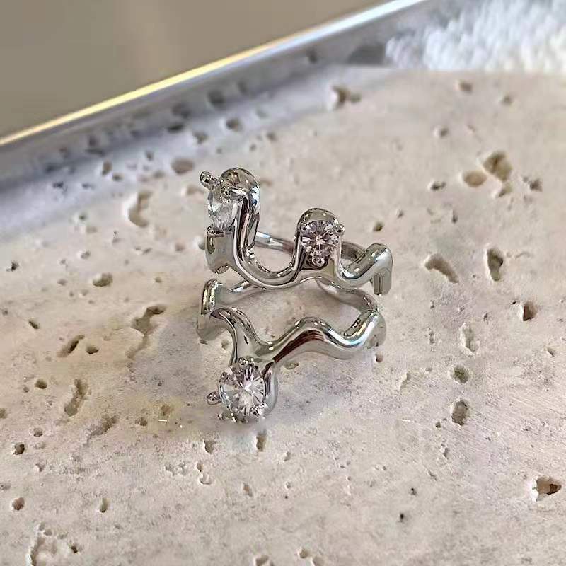Nhẫn Hở Gợn Sóng Đính Đá Thiết Kế Độc Đáo