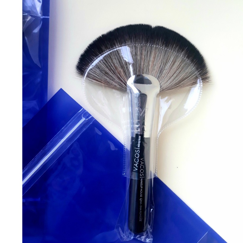Cọ phủ quạt VACOSI PRO FAN POWDER QP01 cọ trang điểm chuyên nghiệp