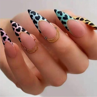 Móng tay giả siêu dài in họa tiết da báo thời trang