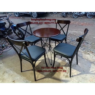 bàn ghế sắt ban công sân vườn