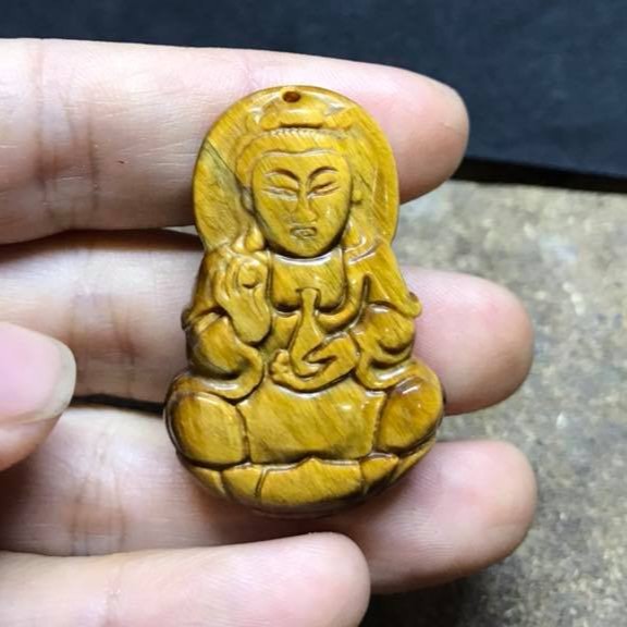 MẶT DÂY CHUYỀN QUAN ÂM BỒ TÁT ĐÁ PHONG THỦY MAY MẮN- TẶNG KÈM DÂU ĐEO