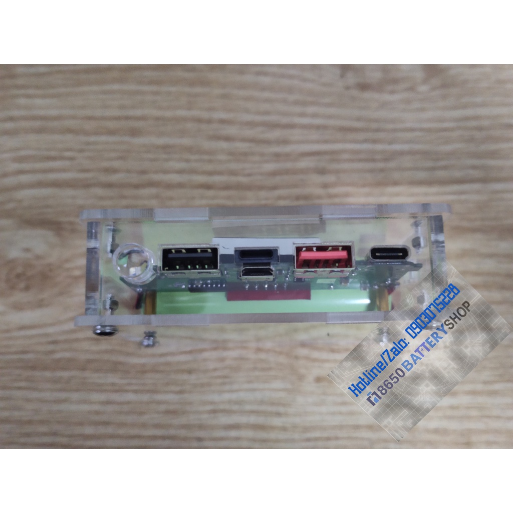 [SDP4] Box sạc dự phòng bằng mica sử dụng 4 pin 18650 14.000mah mạch sạc nhanh QC 4.0 5v 9v 12v báo pin bằng đồng hồ led