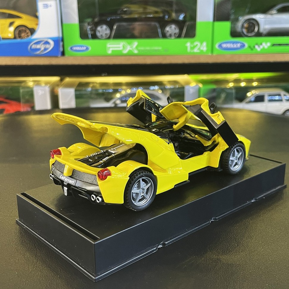 Xe mô hình sắt Ferrari Laferrari  tỉ lệ 1:32 hãng Double Horses màu vàng