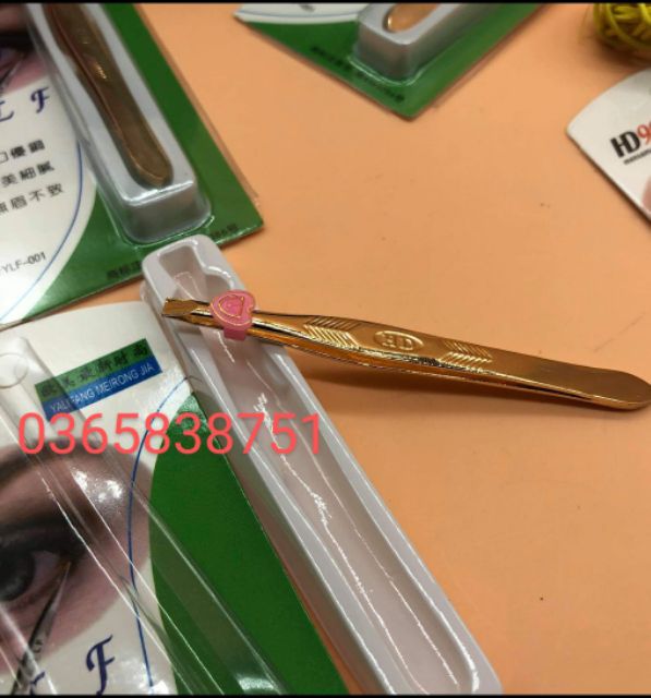 1 Chiếc Nhíp Nhổ Lông Loại Vàng Sịn