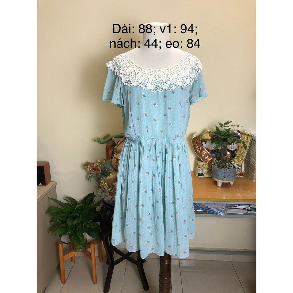 Đầm si tuyển 2hand cộc tay, vải voan 2 lớp màu xanh họa tiết hoa, cổ ren đục lỗ, eo chun, thân dưới xếp ly