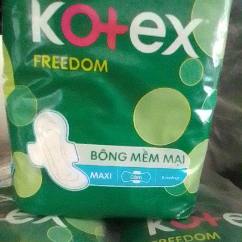 1 gói băng vệ sinh Kotex freedom maxi có cánh mềm mại x 8 miếng