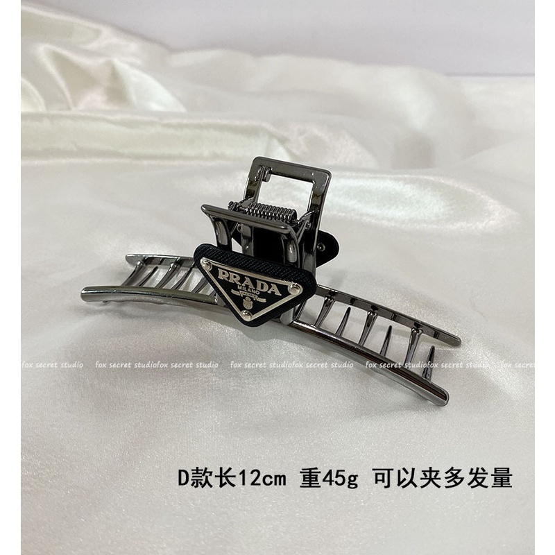 Kẹp Tóc Kim Loại Hình Tam Giác In Chữ Lớn Thời Trang Cao Cấp