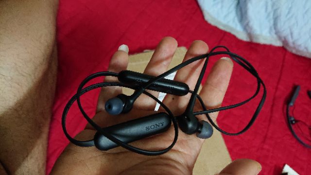 Tai nghe bluetooth xb400