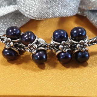 Charm bạc 925 đính 3 hạt trai đen