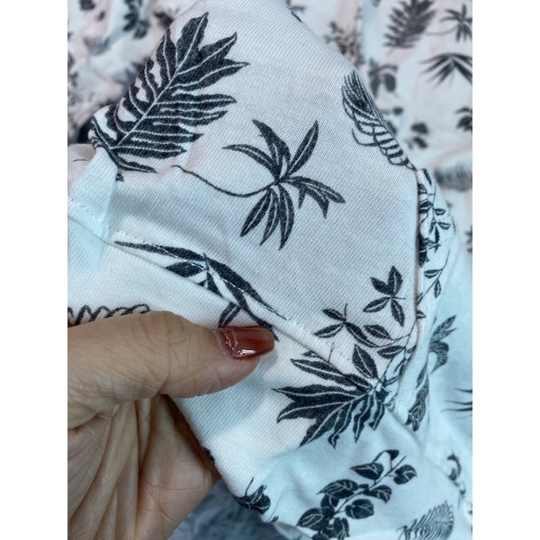 SALE áo hoodie dài tay cotton hoa nữ size s fom suông ~55kg