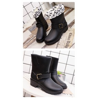Giày boot nữ đi mưa màu đen chống thấm