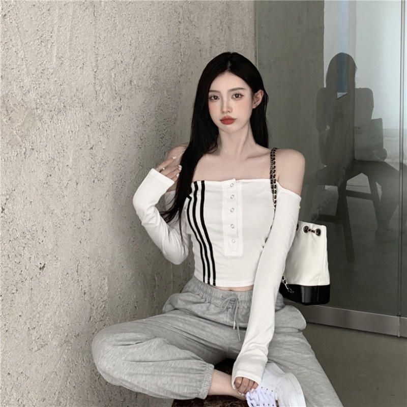 Áo croptop tay dài trễ vai họa tiết kẻ sọc phong cách Hàn Quốc quyến rũ cho nữ