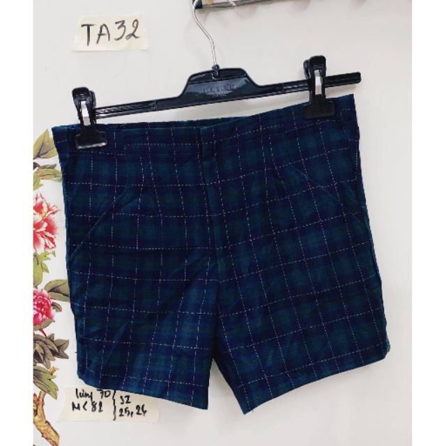 Quần short caro xanh size 25,26. TA32