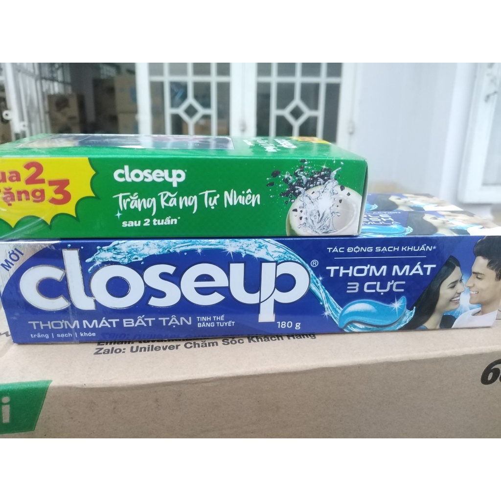 COMBO HAI CÂY KEM ĐÁNH RĂNG CLOSEUP 180g TẶNG KÈM 3 CÂY 30G