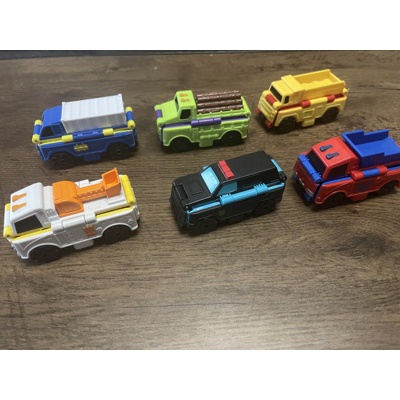 Đồ chơi ô tô biến hình 2in1