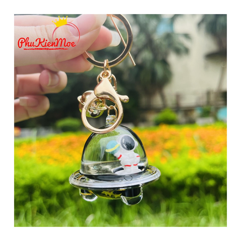 Móc chìa khóa phi hành gia chứa nước màu đen hottrend, hàng loại 1