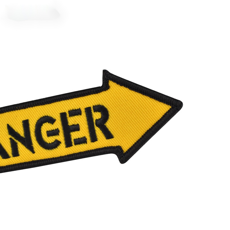 Móc Khóa Xe Hơi / Xe Máy Thêu Chữ Danger Hai Mặt Màu Vàng Đen