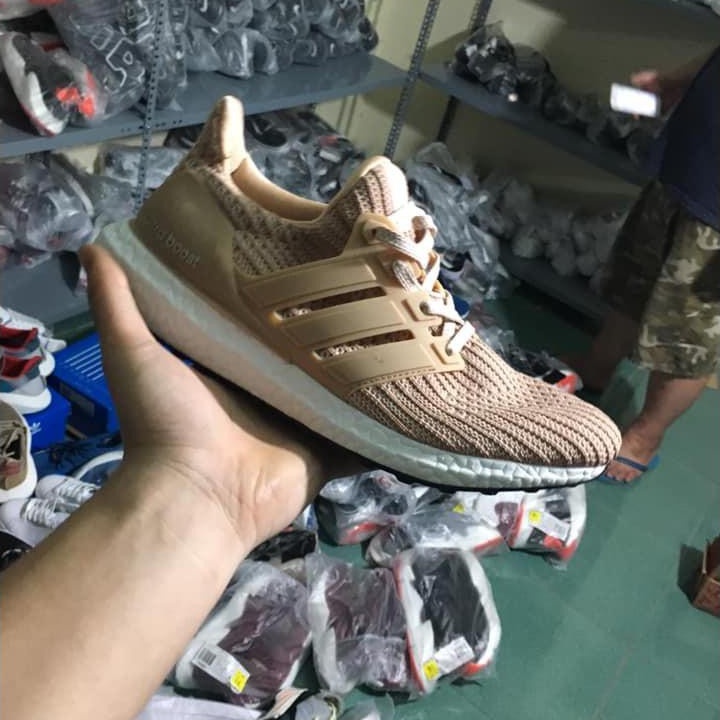Giày thể thao,sneakrs nam nữ ULT 4.0 đế bót mềm nhẹ êm chân chống trơn trượt G922 | BigBuy360 - bigbuy360.vn